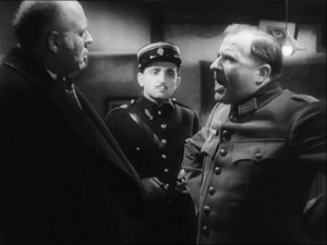 Hitchcock uměl i vojenské filmy.
